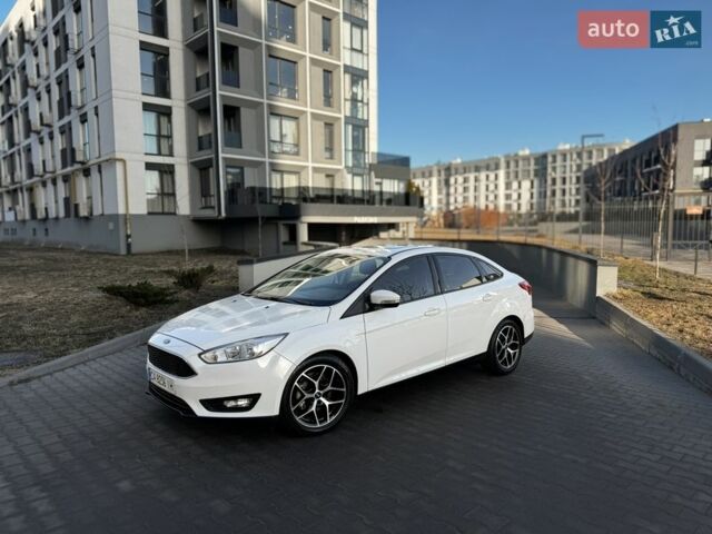 Белый Форд Фокус, объемом двигателя 2 л и пробегом 70 тыс. км за 9500 $, фото 1 на Automoto.ua
