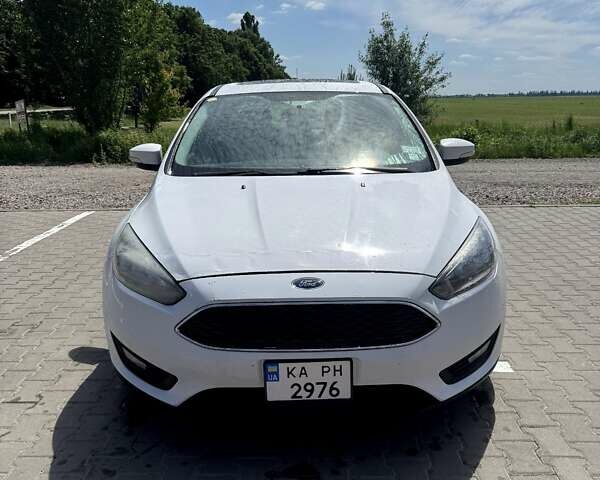 Белый Форд Фокус, объемом двигателя 2 л и пробегом 240 тыс. км за 7000 $, фото 1 на Automoto.ua