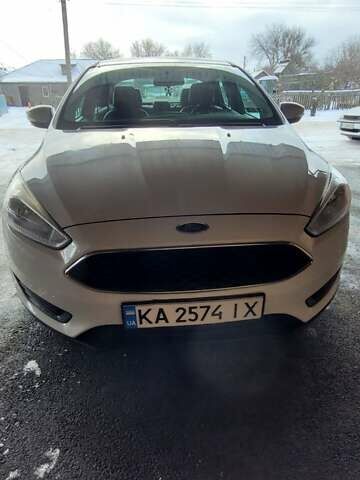 Білий Форд Фокус, об'ємом двигуна 2 л та пробігом 126 тис. км за 10900 $, фото 1 на Automoto.ua