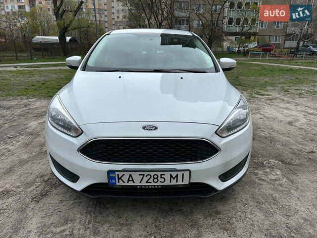 Білий Форд Фокус, об'ємом двигуна 2 л та пробігом 127 тис. км за 10000 $, фото 1 на Automoto.ua