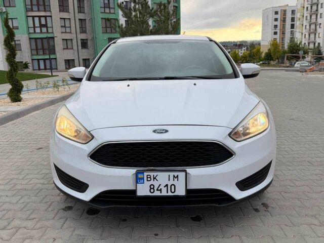 Білий Форд Фокус, об'ємом двигуна 2 л та пробігом 120 тис. км за 7700 $, фото 1 на Automoto.ua