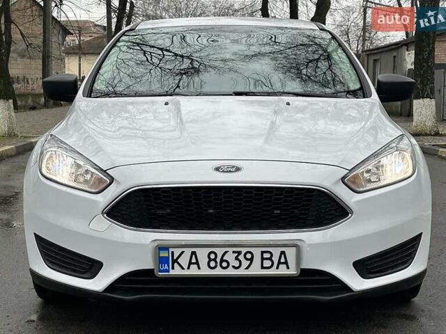 Белый Форд Фокус, объемом двигателя 2 л и пробегом 186 тыс. км за 8900 $, фото 1 на Automoto.ua