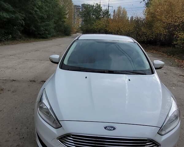 Білий Форд Фокус, об'ємом двигуна 2 л та пробігом 245 тис. км за 7500 $, фото 1 на Automoto.ua