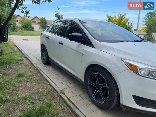 Белый Форд Фокус, объемом двигателя 2 л и пробегом 147 тыс. км за 9000 $, фото 1 на Automoto.ua