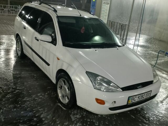 Белый Форд Фокус, объемом двигателя 1.4 л и пробегом 270 тыс. км за 2600 $, фото 1 на Automoto.ua