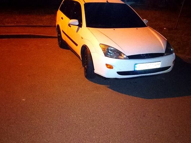 Белый Форд Фокус, объемом двигателя 1.8 л и пробегом 370 тыс. км за 3100 $, фото 1 на Automoto.ua