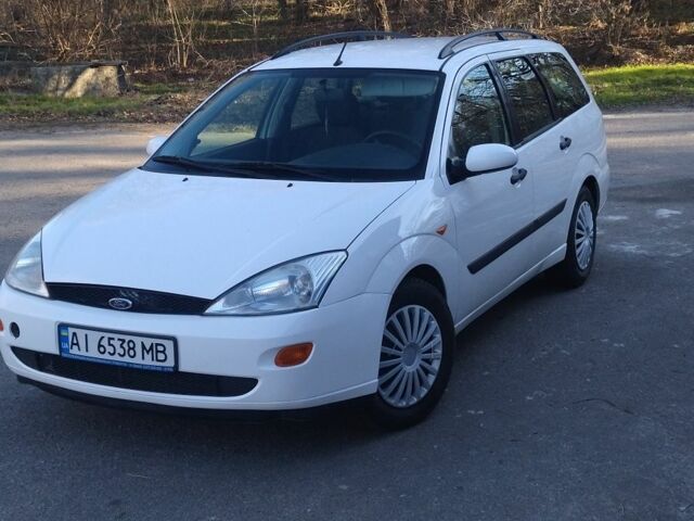 Белый Форд Фокус, объемом двигателя 1 л и пробегом 310 тыс. км за 3150 $, фото 1 на Automoto.ua