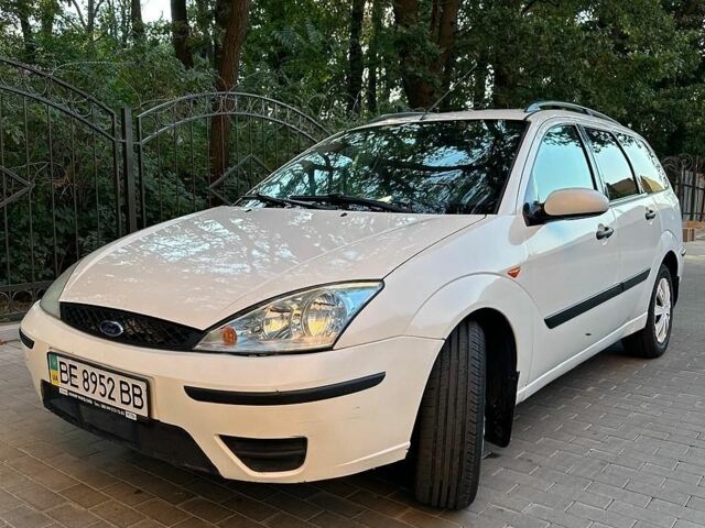 Білий Форд Фокус, об'ємом двигуна 1.6 л та пробігом 220 тис. км за 3500 $, фото 1 на Automoto.ua