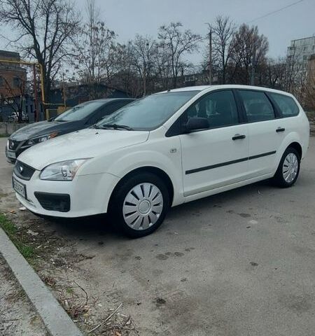 Білий Форд Фокус, об'ємом двигуна 1.8 л та пробігом 346 тис. км за 4000 $, фото 1 на Automoto.ua