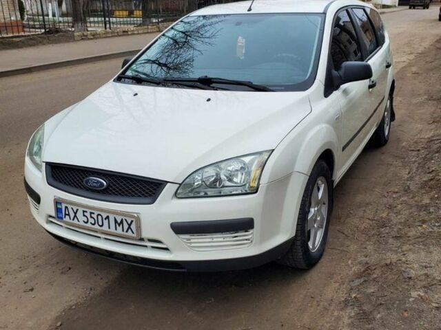 Білий Форд Фокус, об'ємом двигуна 1.6 л та пробігом 247 тис. км за 5450 $, фото 1 на Automoto.ua