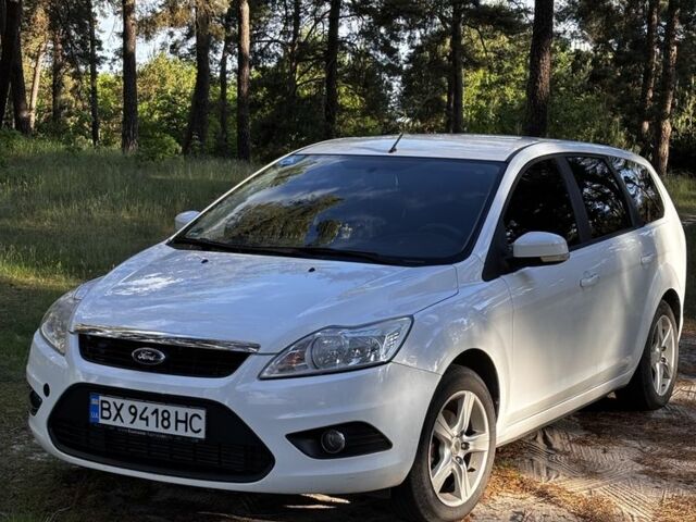 Білий Форд Фокус, об'ємом двигуна 1.6 л та пробігом 248 тис. км за 5200 $, фото 1 на Automoto.ua