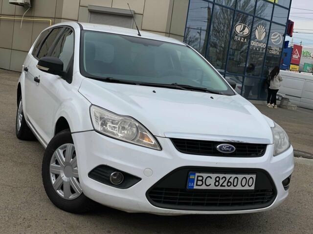 Белый Форд Фокус, объемом двигателя 1.6 л и пробегом 200 тыс. км за 6200 $, фото 1 на Automoto.ua
