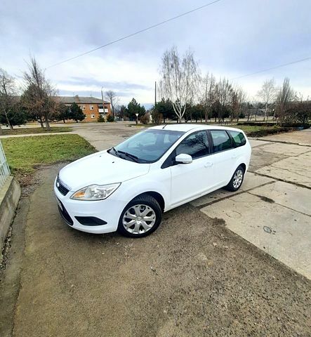 Белый Форд Фокус, объемом двигателя 2 л и пробегом 25000 тыс. км за 6500 $, фото 1 на Automoto.ua
