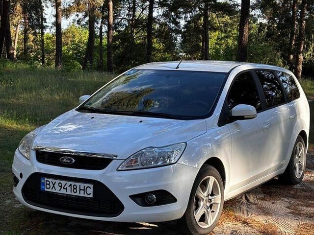 Белый Форд Фокус, объемом двигателя 1.6 л и пробегом 248 тыс. км за 5200 $, фото 1 на Automoto.ua