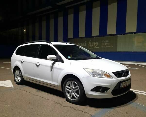 Белый Форд Фокус, объемом двигателя 1.6 л и пробегом 286 тыс. км за 5300 $, фото 1 на Automoto.ua