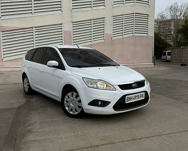 Форд Фокус 2009 в Одессе на Automoto.ua Белый Форд Фокус, объемом двигателя 1.6 л и пробегом 228 тыс. км за 6800 $, фото 1 на Automoto.ua