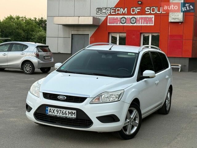 Білий Форд Фокус, об'ємом двигуна 1.6 л та пробігом 240 тис. км за 4700 $, фото 1 на Automoto.ua