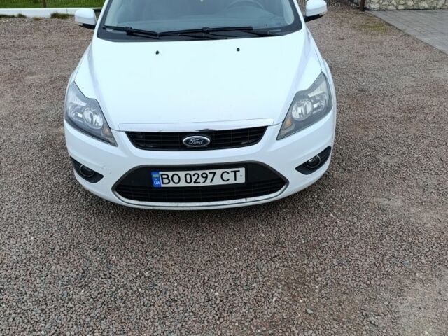 Білий Форд Фокус, об'ємом двигуна 2 л та пробігом 257 тис. км за 5700 $, фото 1 на Automoto.ua