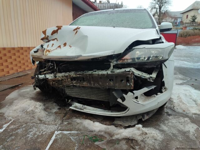 Белый Форд Фокус, объемом двигателя 1.8 л и пробегом 310 тыс. км за 2000 $, фото 1 на Automoto.ua