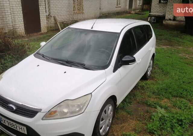 Білий Форд Фокус, об'ємом двигуна 1.56 л та пробігом 235 тис. км за 5500 $, фото 1 на Automoto.ua