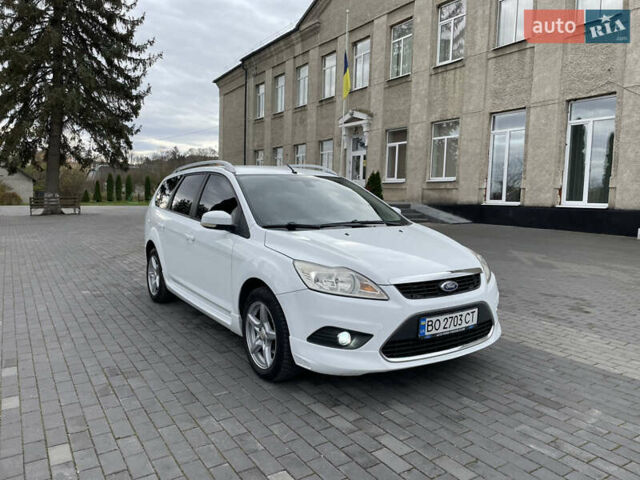 Белый Форд Фокус, объемом двигателя 1.6 л и пробегом 257 тыс. км за 5999 $, фото 1 на Automoto.ua