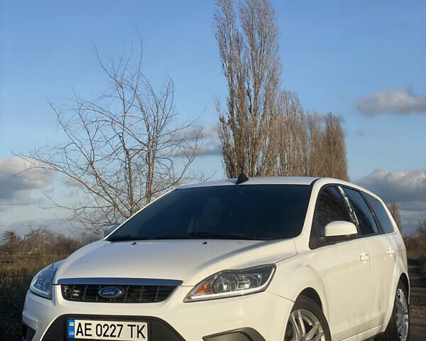 Білий Форд Фокус, об'ємом двигуна 1.6 л та пробігом 235 тис. км за 6100 $, фото 1 на Automoto.ua