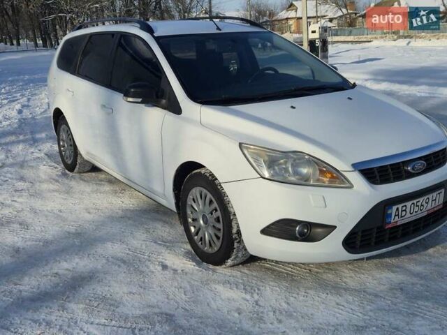 Белый Форд Фокус, объемом двигателя 1.6 л и пробегом 205 тыс. км за 5850 $, фото 1 на Automoto.ua