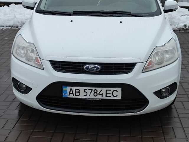 Белый Форд Фокус, объемом двигателя 2 л и пробегом 254 тыс. км за 6000 $, фото 1 на Automoto.ua