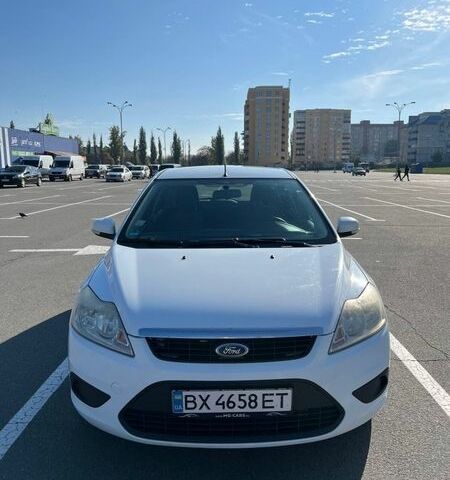 Белый Форд Фокус, объемом двигателя 1.56 л и пробегом 265 тыс. км за 5400 $, фото 1 на Automoto.ua