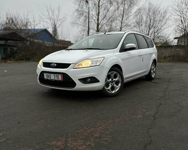 Белый Форд Фокус, объемом двигателя 1.6 л и пробегом 234 тыс. км за 6200 $, фото 1 на Automoto.ua