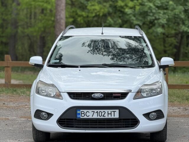 Білий Форд Фокус, об'ємом двигуна 1.6 л та пробігом 350 тис. км за 5600 $, фото 1 на Automoto.ua