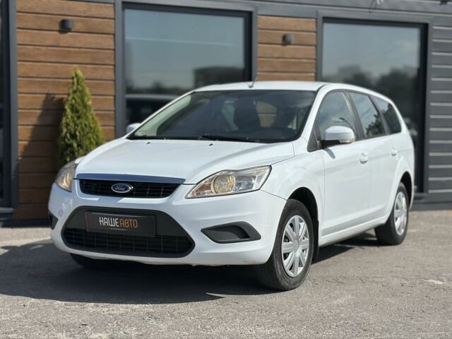 Форд Фокус 2010 в Львове на Automoto.ua Белый Форд Фокус, объемом двигателя 1.6 л и пробегом 311 тыс. км за 5500 $, фото 1 на Automoto.ua
