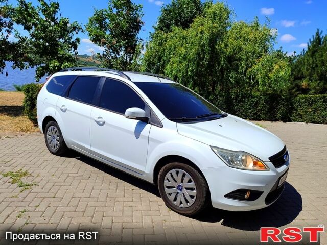 Білий Форд Фокус, об'ємом двигуна 1.8 л та пробігом 201 тис. км за 5600 $, фото 1 на Automoto.ua
