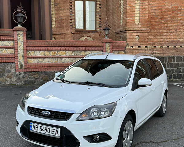 Белый Форд Фокус, объемом двигателя 1.6 л и пробегом 237 тыс. км за 5700 $, фото 1 на Automoto.ua