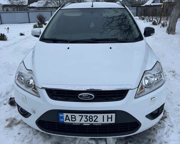Белый Форд Фокус, объемом двигателя 1.6 л и пробегом 235 тыс. км за 4999 $, фото 1 на Automoto.ua