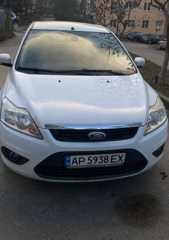 Белый Форд Фокус, объемом двигателя 2 л и пробегом 285 тыс. км за 6100 $, фото 1 на Automoto.ua
