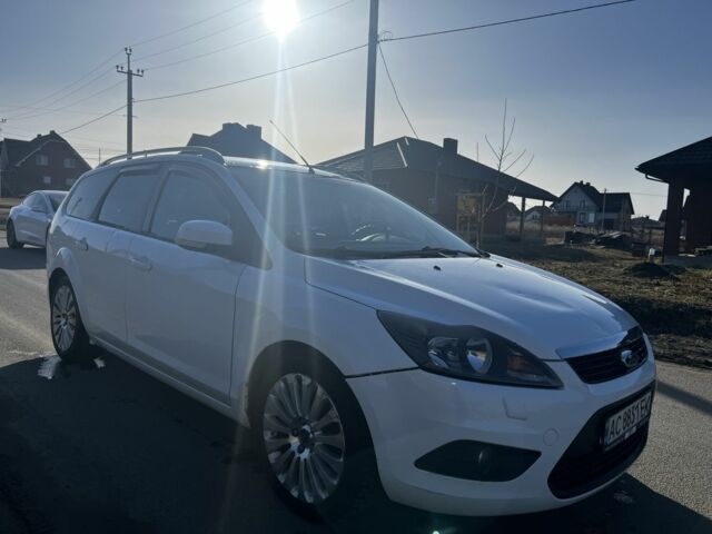 Белый Форд Фокус, объемом двигателя 1.6 л и пробегом 227 тыс. км за 5500 $, фото 1 на Automoto.ua