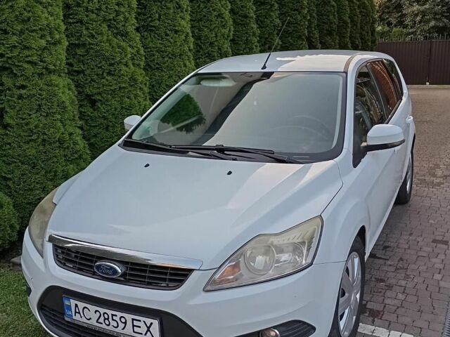 Білий Форд Фокус, об'ємом двигуна 1.6 л та пробігом 285 тис. км за 4150 $, фото 1 на Automoto.ua