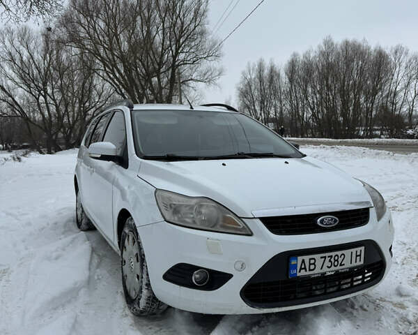 Белый Форд Фокус, объемом двигателя 1.6 л и пробегом 233 тыс. км за 5299 $, фото 1 на Automoto.ua
