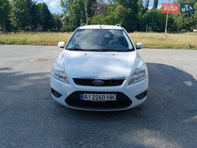 Белый Форд Фокус, объемом двигателя 1.6 л и пробегом 290 тыс. км за 5900 $, фото 1 на Automoto.ua