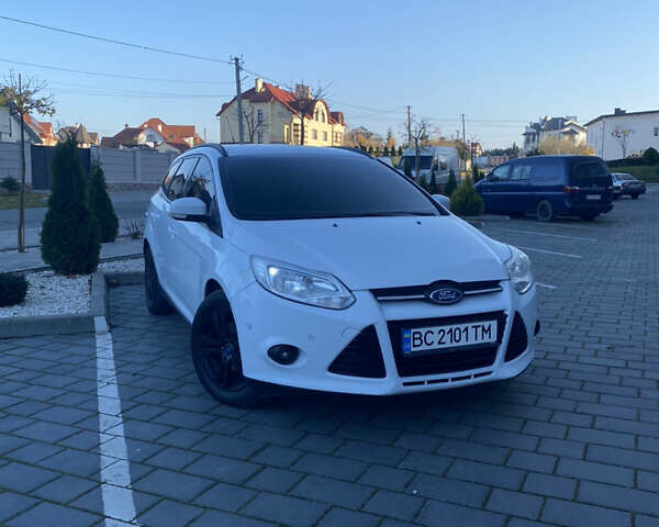 Белый Форд Фокус, объемом двигателя 1.6 л и пробегом 260 тыс. км за 7000 $, фото 1 на Automoto.ua