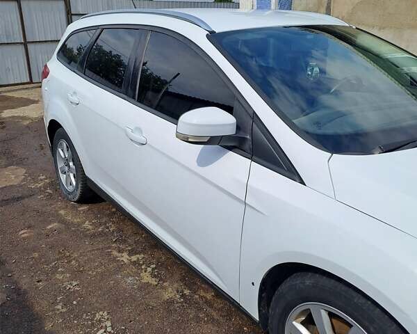 Белый Форд Фокус, объемом двигателя 1.6 л и пробегом 278 тыс. км за 7300 $, фото 1 на Automoto.ua