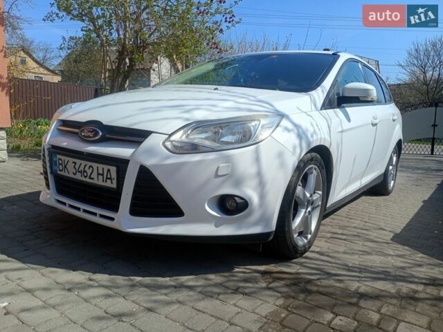 Белый Форд Фокус, объемом двигателя 1.6 л и пробегом 280 тыс. км за 6000 $, фото 1 на Automoto.ua