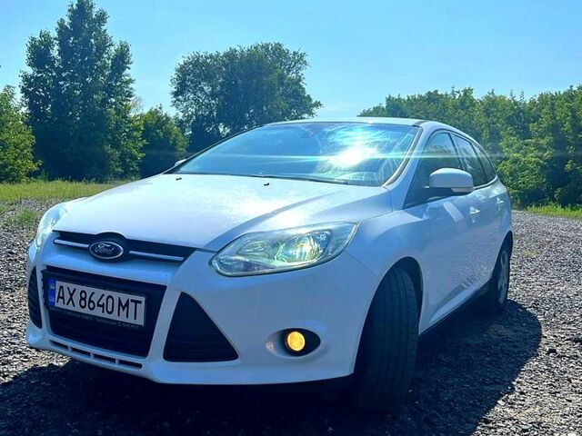 Білий Форд Фокус, об'ємом двигуна 1.6 л та пробігом 243 тис. км за 7800 $, фото 1 на Automoto.ua