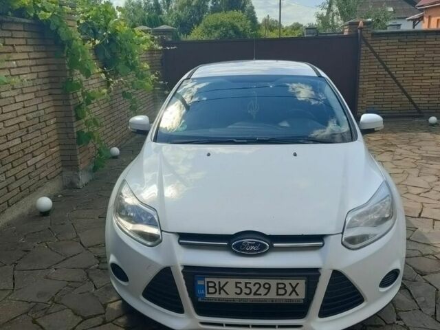 Білий Форд Фокус, об'ємом двигуна 2 л та пробігом 373 тис. км за 6999 $, фото 1 на Automoto.ua