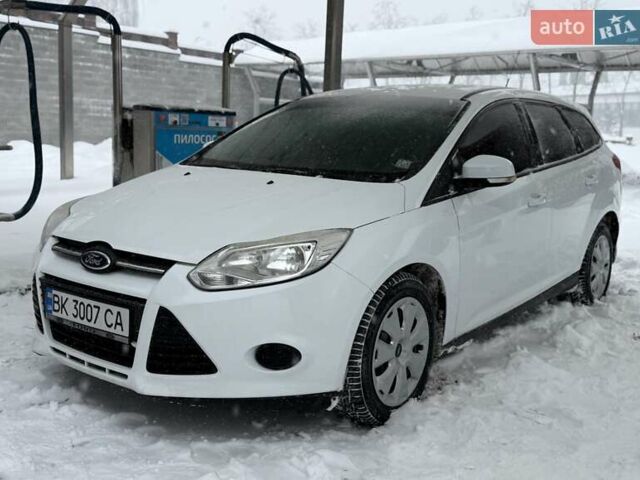 Білий Форд Фокус, об'ємом двигуна 1.56 л та пробігом 220 тис. км за 6350 $, фото 1 на Automoto.ua
