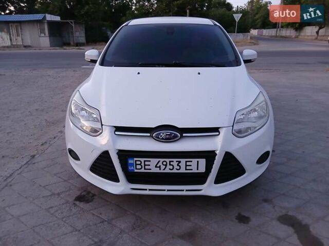 Белый Форд Фокус, объемом двигателя 1.56 л и пробегом 250 тыс. км за 7000 $, фото 1 на Automoto.ua