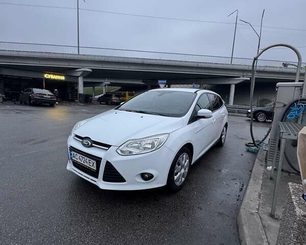 Белый Форд Фокус, объемом двигателя 1.56 л и пробегом 310 тыс. км за 7000 $, фото 1 на Automoto.ua