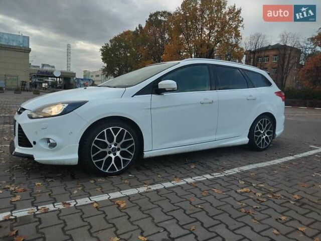 Форд Фокус 2012 в Житомире на Automoto.ua Белый Форд Фокус, объемом двигателя 1 л и пробегом 228 тыс. км за 6500 $, фото 1 на Automoto.ua