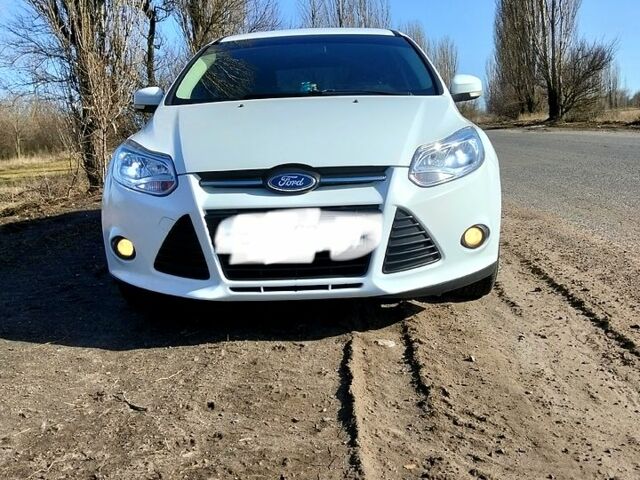 Білий Форд Фокус, об'ємом двигуна 1.6 л та пробігом 300 тис. км за 7600 $, фото 1 на Automoto.ua